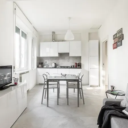Apartament Carlotta's By Solutions Albese Con Cassano