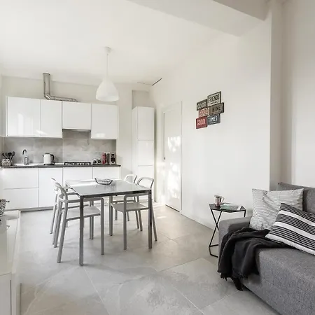 Apartament Carlotta's By Solutions Albese Con Cassano